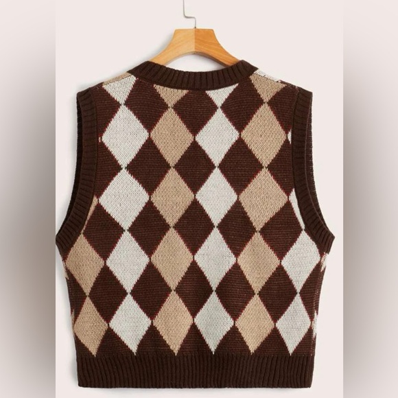 Cropped Knit Vest - Picture 2 of 2